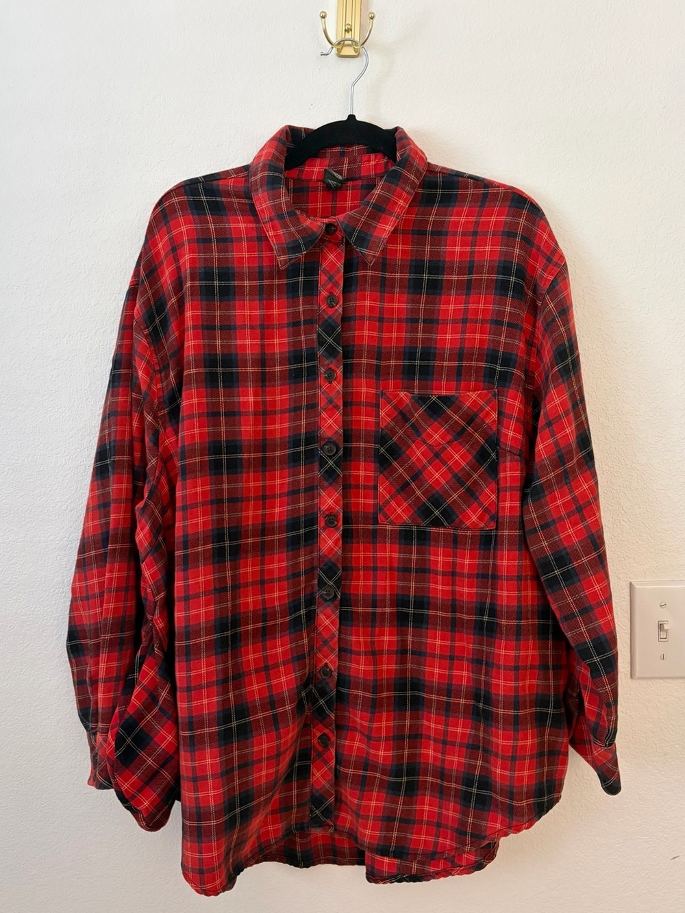 Women’s XXL Classic Red and Black Lightweight Oversized Flannel Shirt